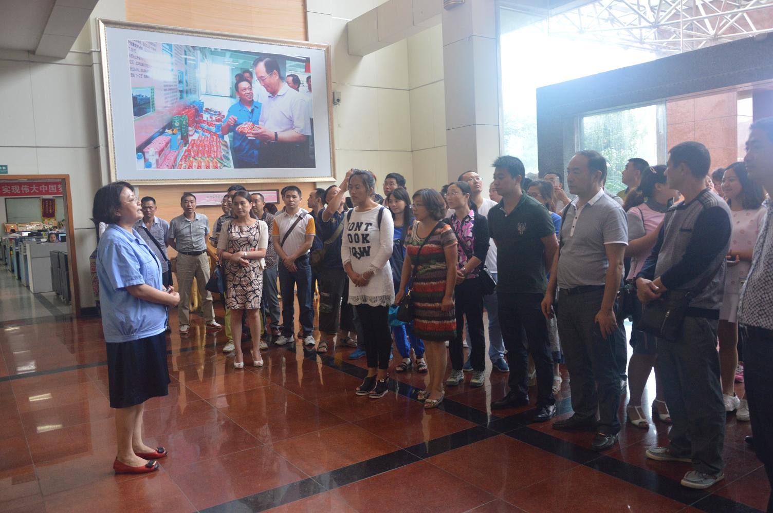 彭州市委组织部组织企业党建代表到成都米兰MILAN(中国)集团考察党建工作