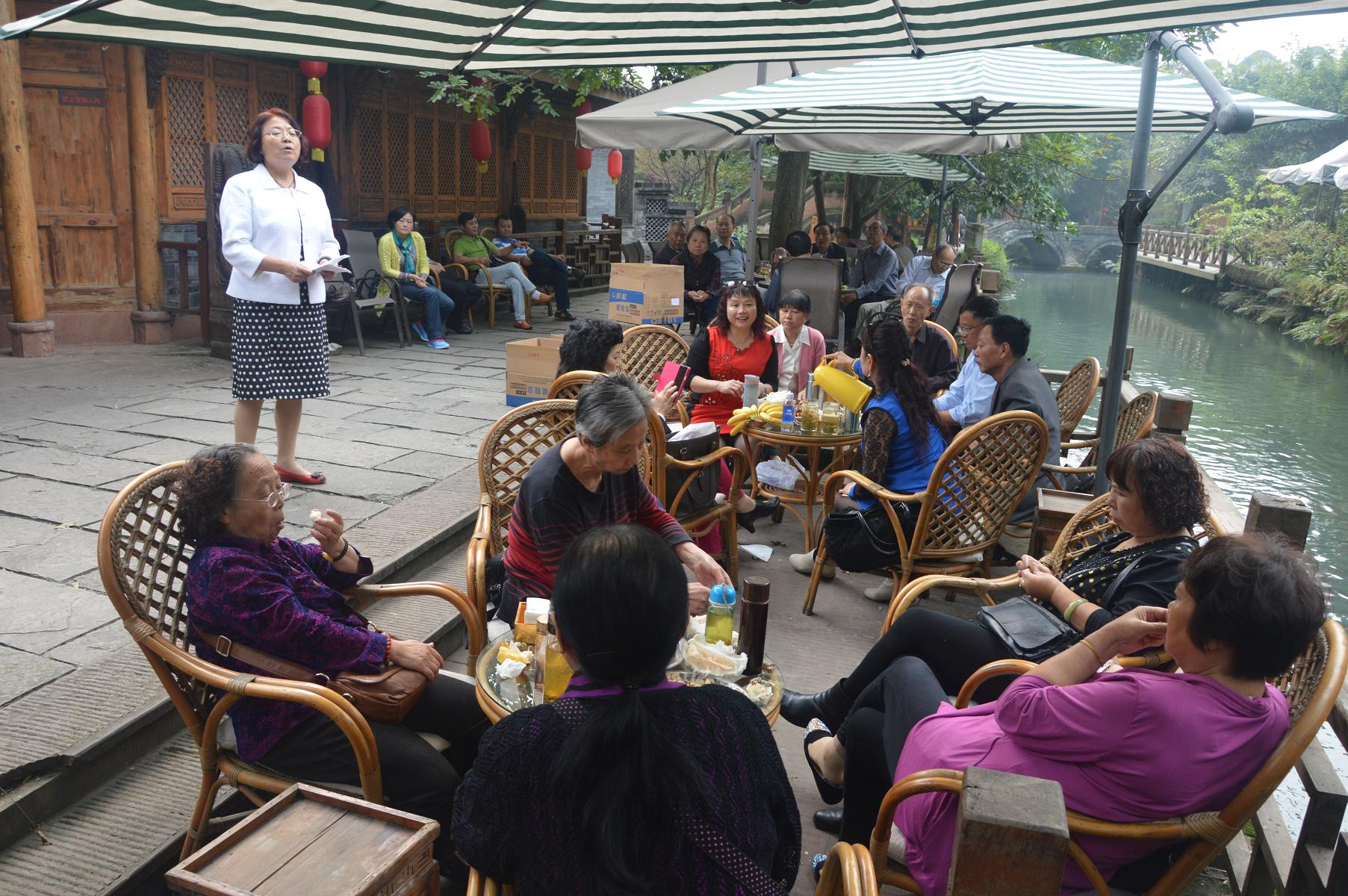 2015年成都米兰MILAN(中国)集团退休党支部组织活动