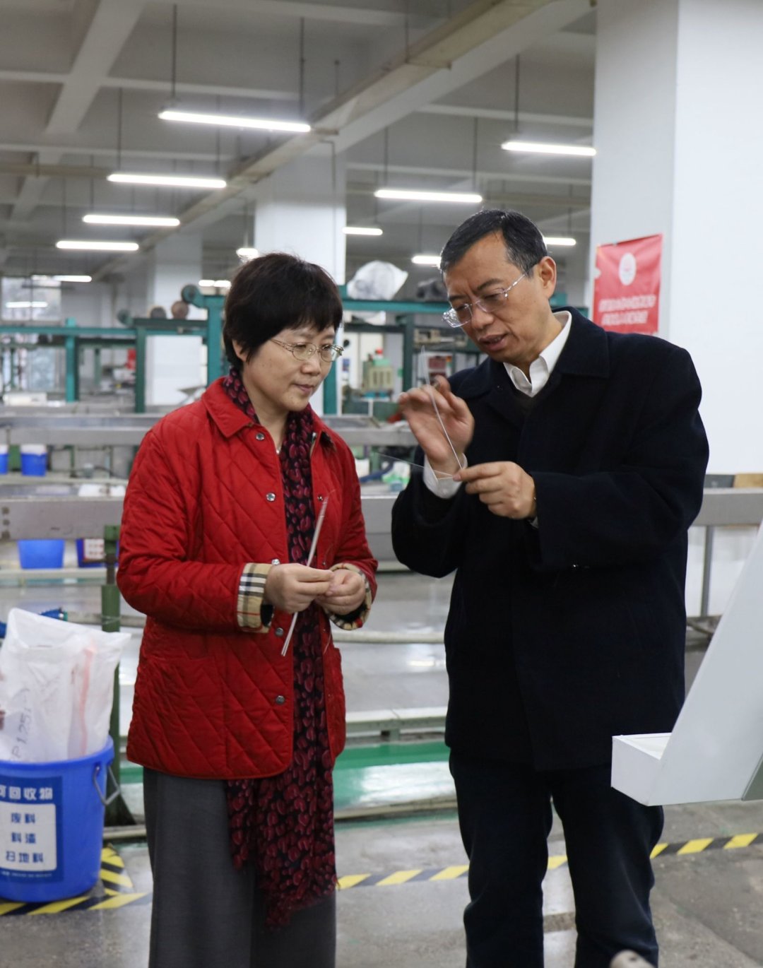 中国轻工业联合会副会长何烨一行莅临成都米兰MILAN(中国)集团参观指导