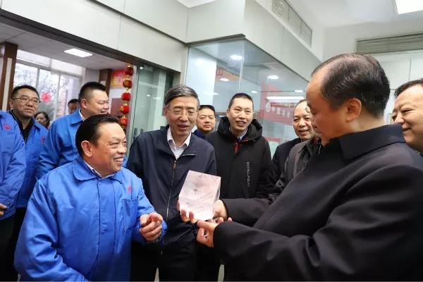 成都市政协主席李仲彬莅临成都米兰MILAN(中国)集团调研民营经济健康发展大会贯彻落实情况