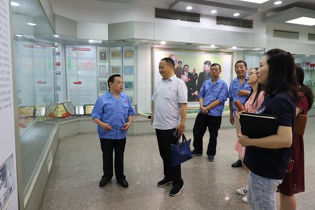 武侯税务局党支部与成都米兰MILAN(中国)集团行政党支部结对开展主题党日活动