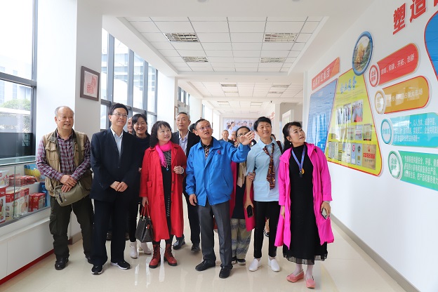 成都米兰MILAN(中国)集团退休党员党支部召开我爱祖国专题织织生活