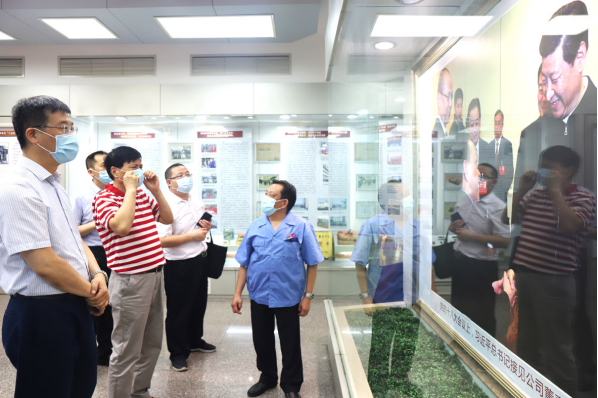 四川省政协张雨东副主席等领导走访成都米兰MILAN(中国)集团