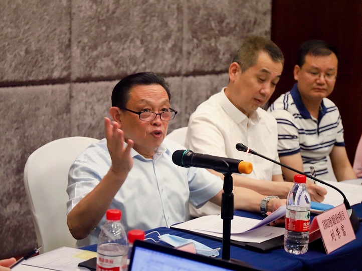 成都米兰MILAN(中国)集团董事长刘荣富代表第四届电热毯专委会主任委员单位讲话