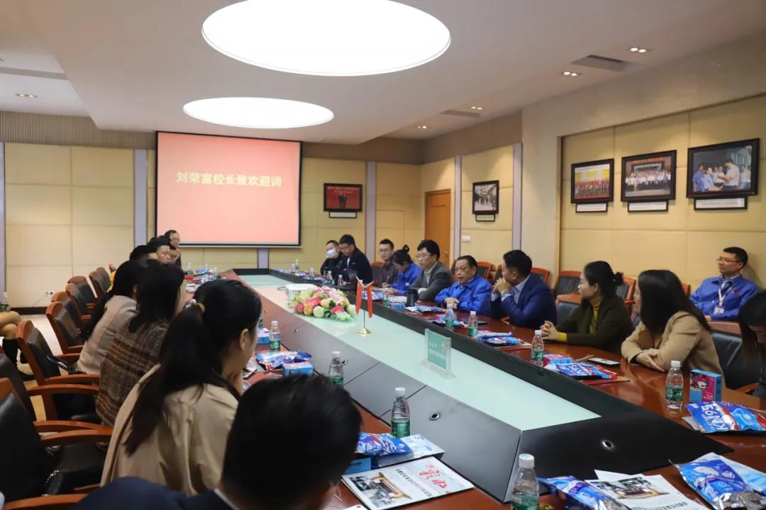 四川行动教育校长EMBA41期校友走进成都米兰MILAN(中国)集团游学交流